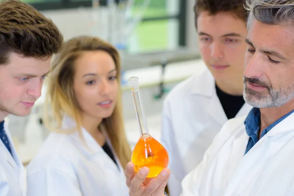 Students Teacher Looking Solution Glass Flask — Stock Photo, Image