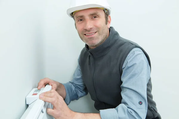 Men Regulates Temperature Control Panel Central Heating — Stock Photo, Image