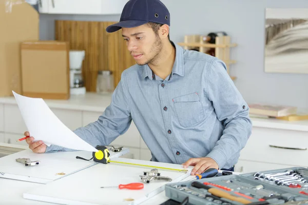 Handsome Concentrated Professional Checking Plans — Stock Photo, Image