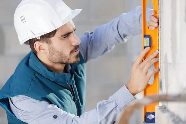 Trabajador Que Utiliza Nivel Línea Láser —  Fotos de Stock