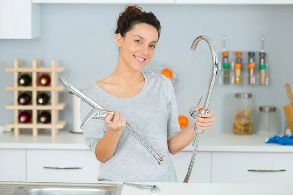 Young Woman Fixing Steel Tap Kitchen Sink — Stock Photo, Image
