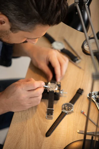 Male Clockmaker Repairing Wrist Watch — Stock Photo, Image