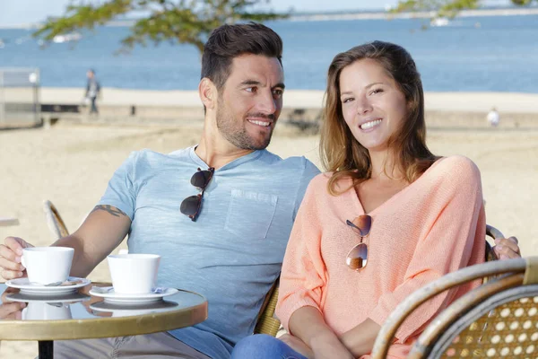 Couple Love Sitting Table Beach Cafe — стоковое фото