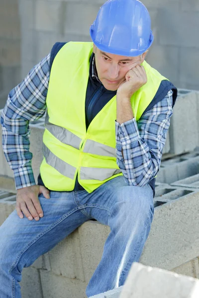 Worried Builder Thinking Something Outdoors — Stockfoto