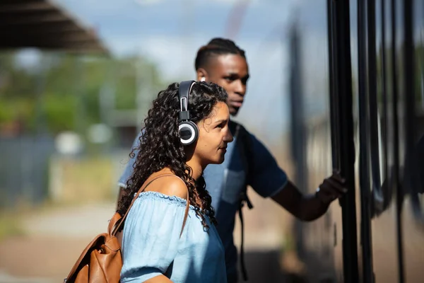 Young People Wait Mount Public Transport — Foto de Stock