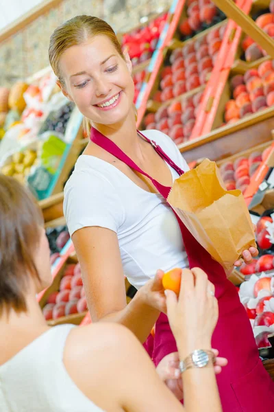 She Female Fruit Vendor — Photo