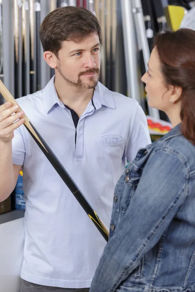 Couple Talking Wooden Snooker Cue — Foto de Stock