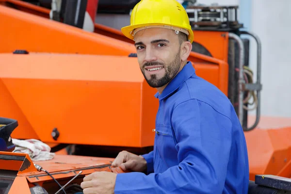 Cheerful Worker Hard Hat Looking Camera — 图库照片