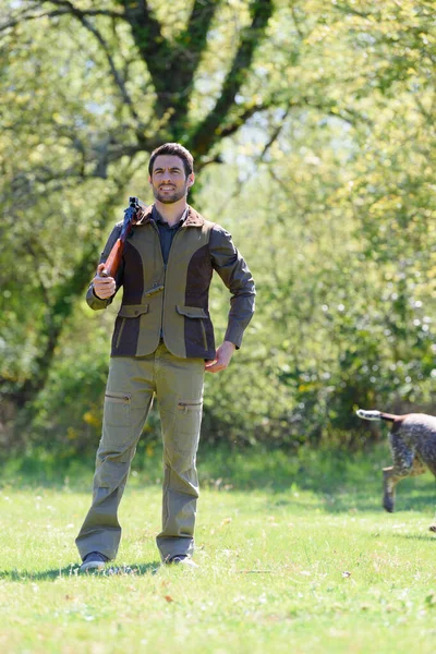 Hombre Cazador Aire Libre Otoño Bosque Caza Solo — Foto de Stock