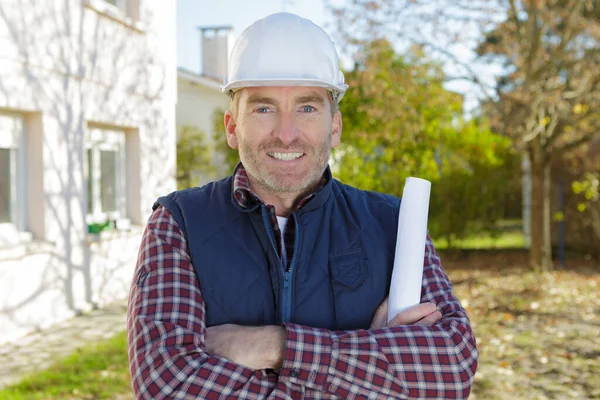 Portrait Male Builder Standing Outdoors — Foto de Stock