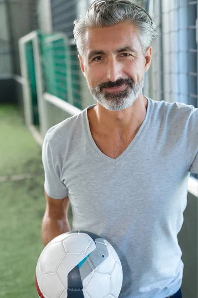 Hombre Mediana Edad Con Pelota Fútbol — Foto de Stock