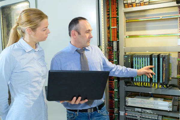 Team Technicians Working Together — Stock Photo, Image