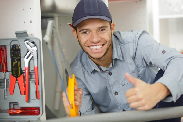 Portrait Young Plumber Holding Hacksaw — Stock Photo, Image