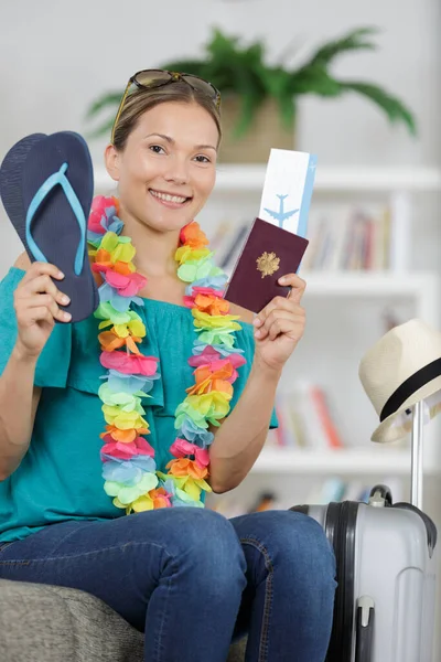 Women Showing Her Flipflops Passport — Stock Photo, Image