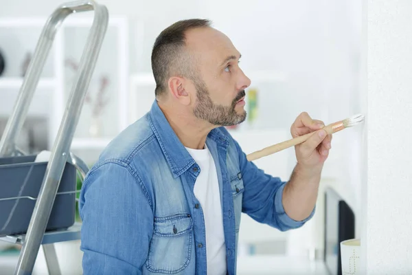 Man Painting Paint Brush Wall — Stock Photo, Image