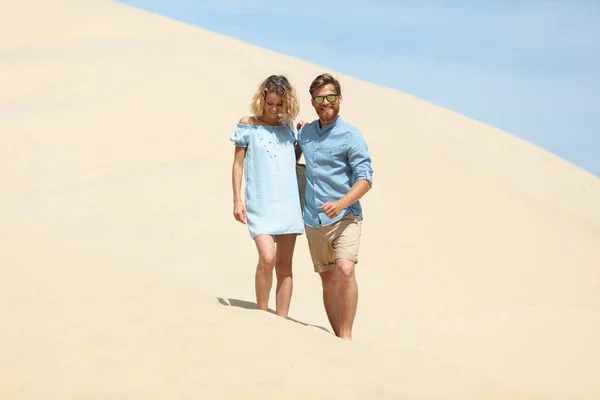 Beautiful Young Couple Relaxing Walking Beach Dunes — Stock Photo, Image