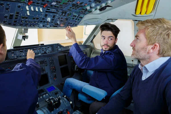 Simulador Vuelo Para Entrenamiento Los Pilotos —  Fotos de Stock