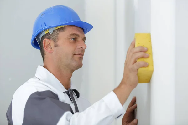 Polishing Plastered Walls Sponge — Stock Photo, Image