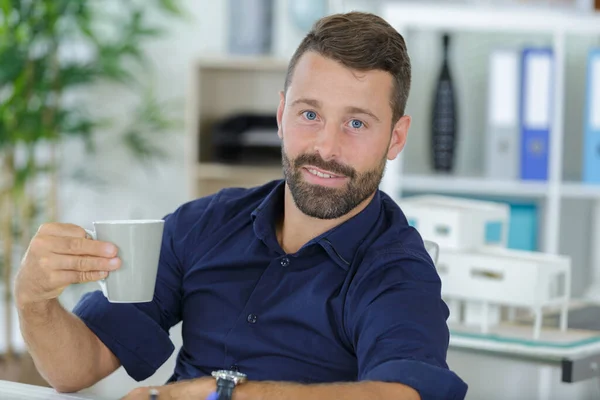 Uomo Affari Con Una Tazza — Foto Stock