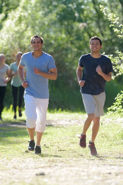 Dos Hombres Corredor Atleta Corriendo Bosque Camino — Foto de Stock