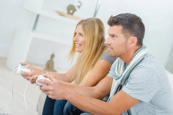 Profile Couple Playing Computer Game — Stock Photo, Image