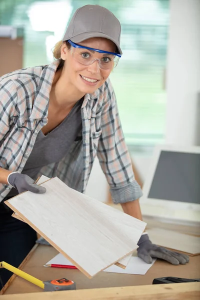 Waist Portrait Skillful Young Woodworker — Stockfoto