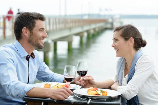 Cute Coupleon Romantic Dinner Outdoors — Stock Photo, Image