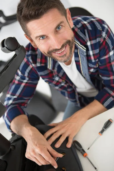 Close Hands Fixing Chair — Foto de Stock