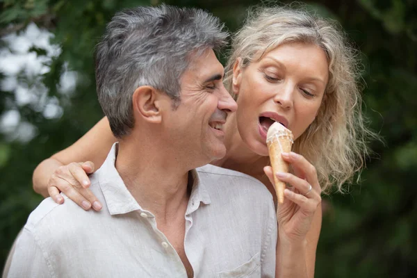 Mature Couple Enjoying Ice Cream Together — 图库照片