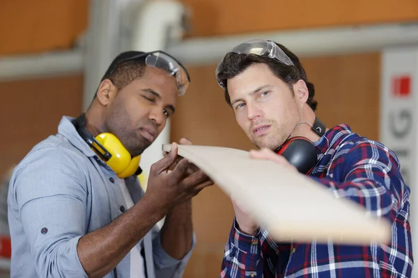 Two Kind Checking Wood Pannel — Stockfoto