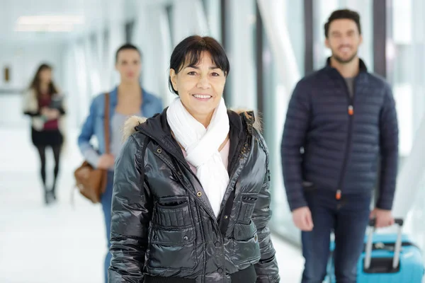 Senior Woman Airport — Stock Photo, Image