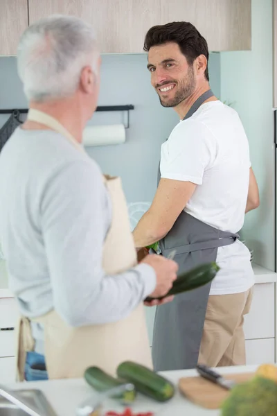 Adult Son Senior Father Cooking — Foto Stock