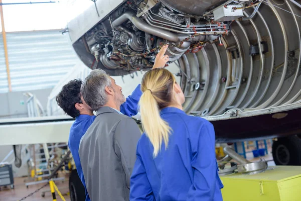 Checking Parts Aircraft — Stockfoto