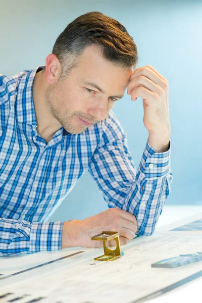 Man Processen För Offsettryck Och Färgkorrigering — Stockfoto