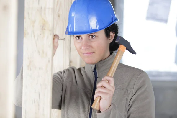 Woman Builder Hammer — Fotografia de Stock