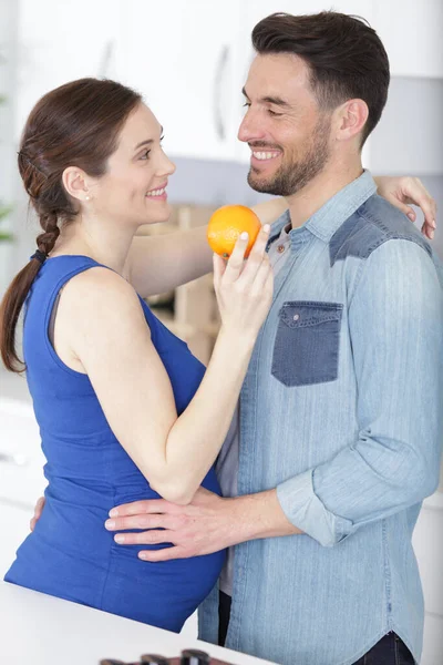 Pregnant Woman Man Orange Jogdíjmentes Stock Képek