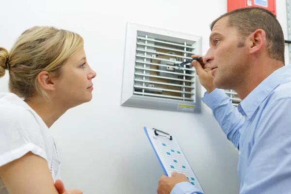 Coworkers Talking Installation — Stock Photo, Image