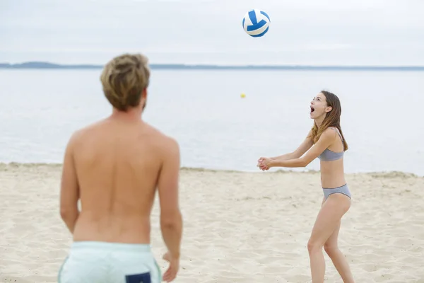 Friends Doing Beach Volley — Stock Photo, Image