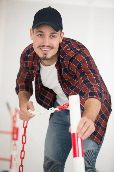 Gelukkige Jongeman Een Bouwer — Stockfoto