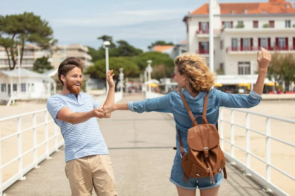 Glückliches Paar Einem See Auf Dem Land — Stockfoto