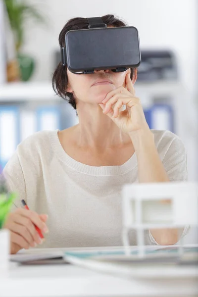 Portrait Jeune Homme Avec Lunettes Réalité Virtuelle — Photo