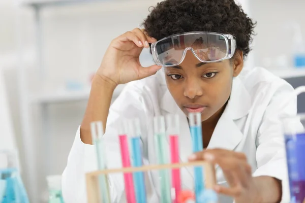 Young Female Laboratory Scientist Working Lab Test Tubes — Stock Photo, Image