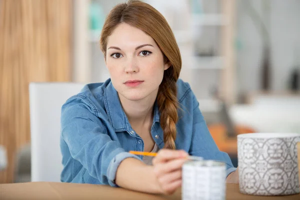 Woman Working Her Pottery Studio — Foto Stock