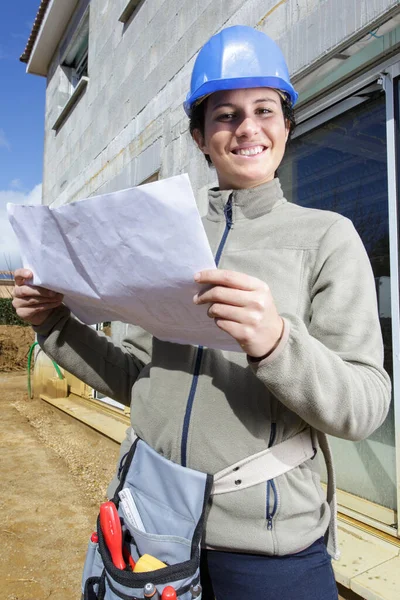 Positive Female Builder Smiling Camera Plan — Stock Photo, Image