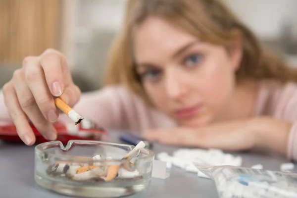 Young Lady Holding Stubbed Cigarette Ashtray — Stock Photo, Image