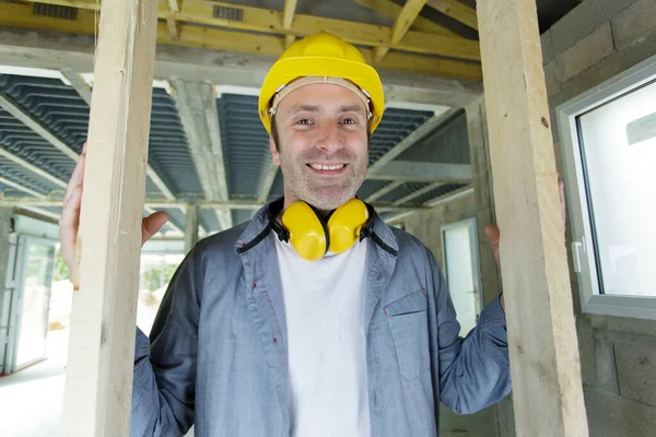 Worker Showing Importance Wearing Noise Cancelling Headphones — Stock Photo, Image