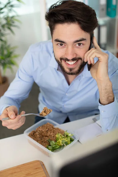 Zakenman Werkt Computer Kantoor — Stockfoto