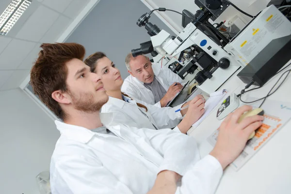 Investigadores Laboratórios Médicos Científicos — Fotografia de Stock