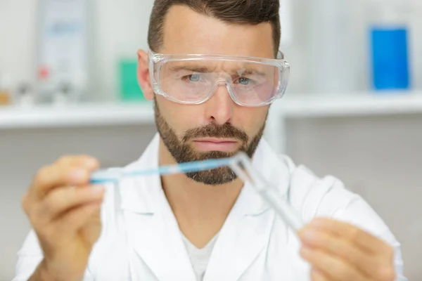 Handsome Student Chemistry Working Chemicals — Stock Photo, Image