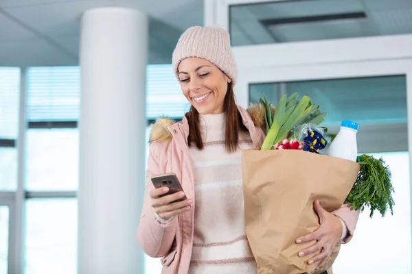 Young Woman Returning Home Work Groceries — Stock Photo, Image
